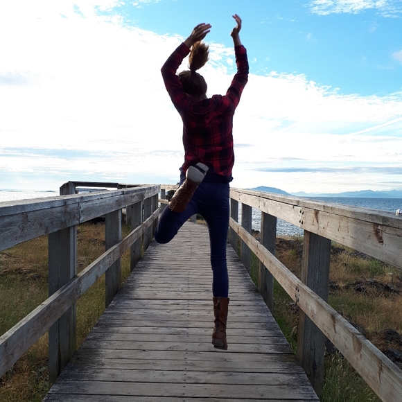 Meet your Posher, Erin - Picture 2 of 3